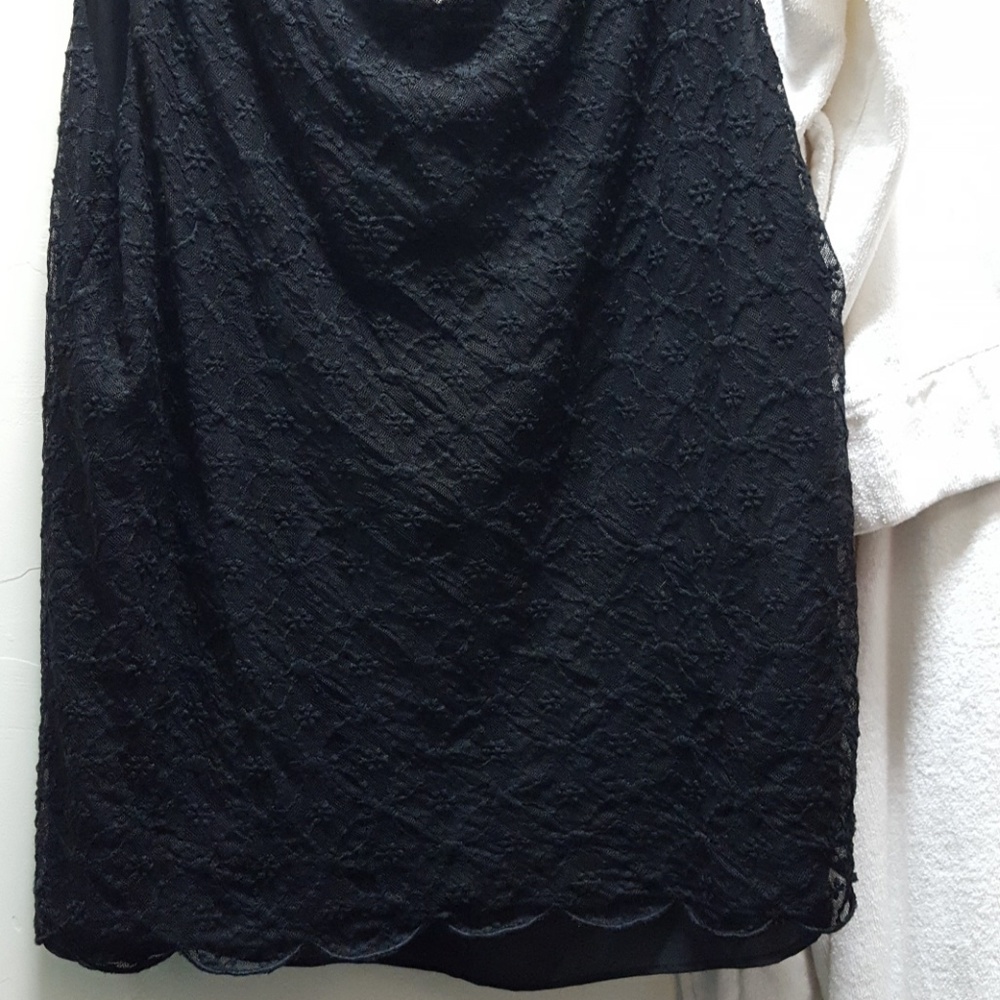 Black Lace Shell - Picture 5 of 5